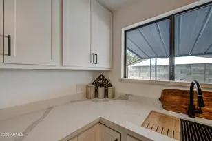 6002 W Catalina Dr, Phoenix, AZ 85033 - Photo 4