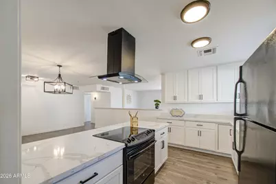 6002 W Catalina Drive, Phoenix, AZ 85033 - Photo 2