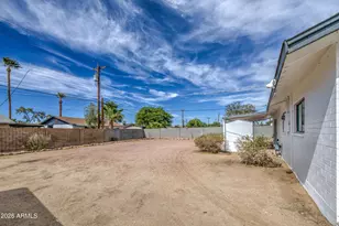 6002 W Catalina Dr, Phoenix, AZ 85033 - Photo 42