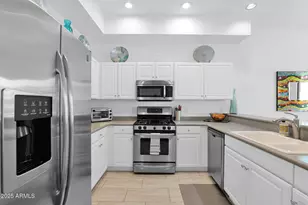 8270 N Hayden Rd, Scottsdale, AZ 85258 - Photo 14