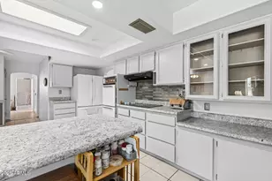 10306 W Ponderosa Cir, Sun City, AZ 85373 - Photo 16