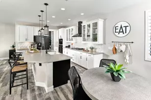 1383 E Sagittarius Pl, Chandler, AZ 85249 - Photo 2