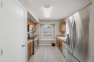 11904 N 76th Ln, Peoria, AZ 85345 - Photo 6