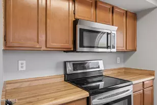 11904 N 76th Ln, Peoria, AZ 85345 - Photo 8