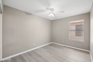 11904 N 76th Ln, Peoria, AZ 85345 - Photo 16