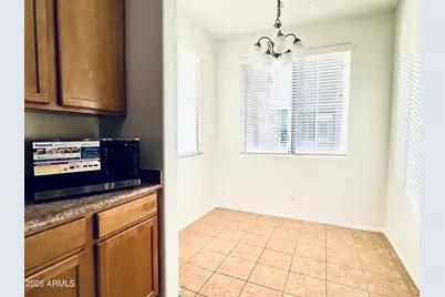 2016 N 78th Glen, Phoenix, AZ 85035 - Photo 6