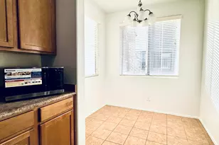2016 N 78th Glen, Phoenix, AZ 85035 - Photo 6
