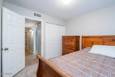 8826 W Diana Avenue, Peoria, AZ 85345 - Photo 10