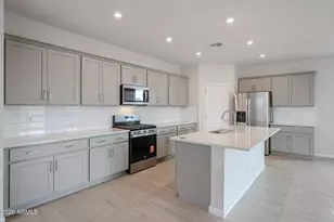 24210 W Dekalb Ln, Buckeye, AZ 85326 - Photo 8