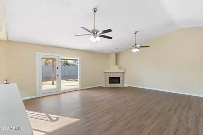 4043 W Sweetwater Avenue, Phoenix, AZ 85029 - Photo 2
