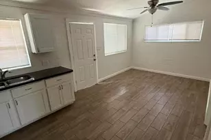 2308 N 28th Pl, Phoenix, AZ 85008 - Photo 2