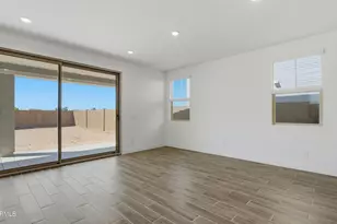8027 W Harmont Dr, Peoria, AZ 85345 - Photo 8