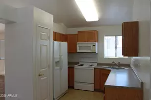 921 S Val Vista Dr, Mesa, AZ 85204 - Photo 4