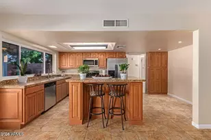 2705 W Summit Pl, Chandler, AZ 85224 - Photo 4