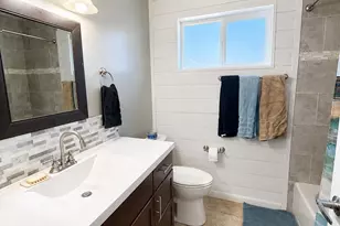 3916 W Aster Dr, Phoenix, AZ 85029 - Photo 10