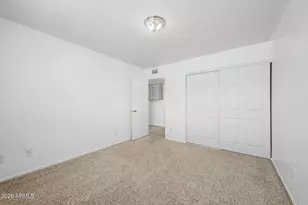 2046 W Hazelwood Pkwy, Phoenix, AZ 85015 - Photo 16