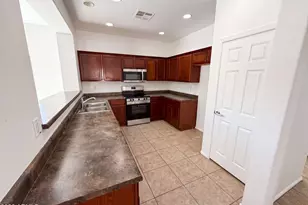 934 E Overlin Ln, Avondale, AZ 85323 - Photo 2
