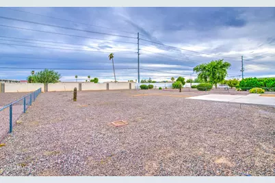 10355 W Caron Drive, Sun City, AZ 85351 - Photo 38