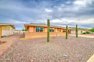10355 W Caron Dr, Sun City, AZ 85351 - Photo 4