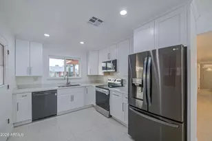 10355 W Caron Dr, Sun City, AZ 85351 - Photo 16