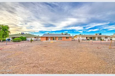 10355 W Caron Drive, Sun City, AZ 85351 - Photo 36