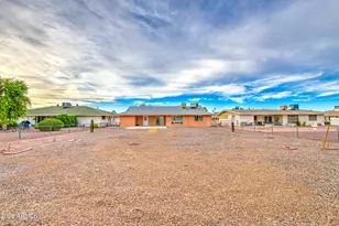 10355 W Caron Dr, Sun City, AZ 85351 - Photo 36