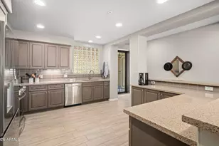 17850 N 68th St, Phoenix, AZ 85054 - Photo 2