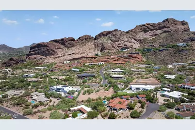 4853 E White Gates Drive #11, Phoenix, AZ 85018 - Photo 10
