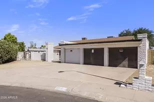 7244 N 46th Ave, Glendale, AZ 85301 - Photo 2