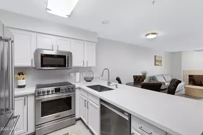 10080 E Mountainview Lake Drive #215, Scottsdale, AZ 85258 - Photo 2