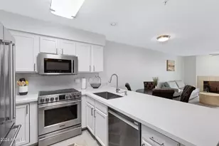 10080 E Mountainview Lake Dr, Scottsdale, AZ 85258 - Photo 2