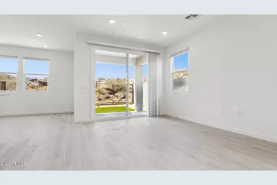 9739 S 12th Street S, Phoenix, AZ 85042 - Photo 2