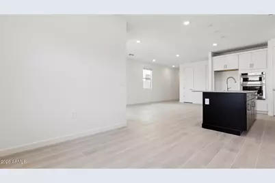 9739 S 12th Street S, Phoenix, AZ 85042 - Photo 8
