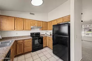 9051 N 72nd Dr, Peoria, AZ 85345 - Photo 14