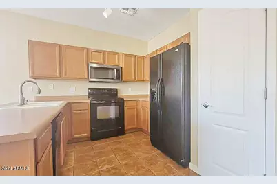 17605 W Crocus Drive, Surprise, AZ 85388 - Photo 6