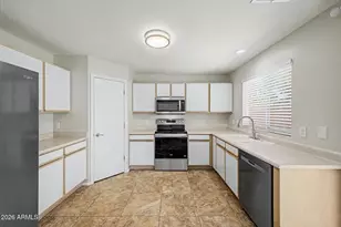 11123 W Heatherbrae Dr, Phoenix, AZ 85037 - Photo 4