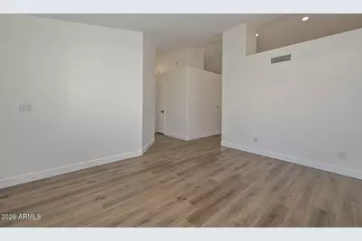 6781 W Louise Drive, Glendale, AZ 85310 - Photo 8