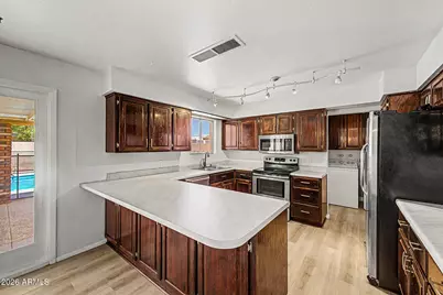 7207 N 36th Lane, Phoenix, AZ 85051 - Photo 12
