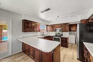 7207 N 36th Ln, Phoenix, AZ 85051 - Photo 12