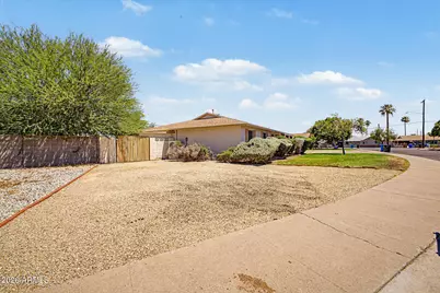 7207 N 36th Lane, Phoenix, AZ 85051 - Photo 2
