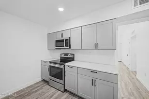 13442 N Emberwood Dr, Sun City, AZ 85351 - Photo 12