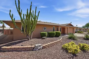 20013 N Willowcreek Cir, Sun City, AZ 85373 - Photo 2