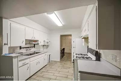 4727 N 50th Drive, Phoenix, AZ 85031 - Photo 14