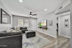 3301 E Earll Dr, Phoenix, AZ 85018 - Photo 2