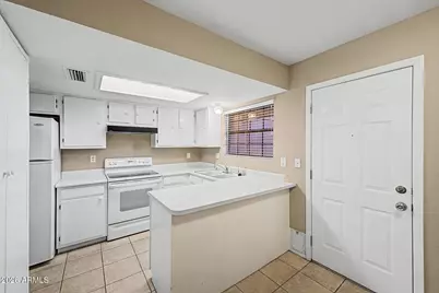 4849 E Kachina Trail #3, Phoenix, AZ 85044 - Photo 8