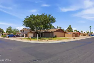 3102 W Waltann Ln, Phoenix, AZ 85053 - Photo 4