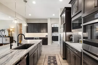 9418 W Daley Lane, Peoria, AZ 85383 - Photo 8