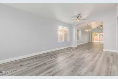 109 W Helena Drive, Phoenix, AZ 85023 - Photo 8