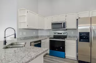 109 W Helena Dr, Phoenix, AZ 85023 - Photo 14