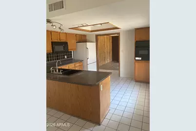 7720 W Earll Drive, Phoenix, AZ 85033 - Photo 10